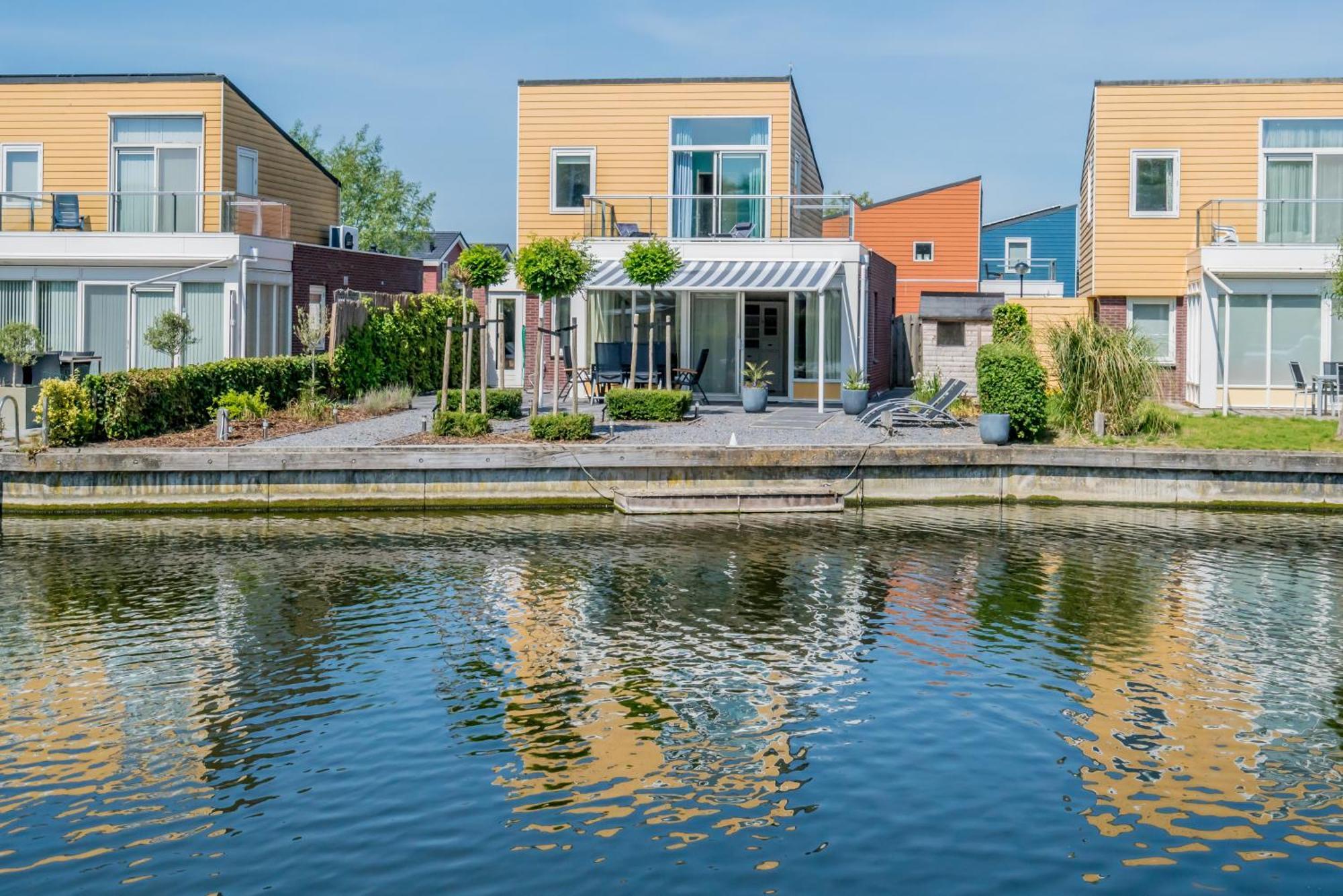 Nautic Rentals - Marinapark Oude-Tonge Bagian luar foto