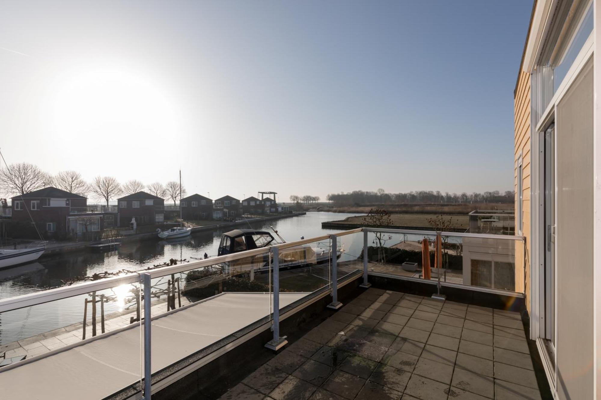 Nautic Rentals - Marinapark Oude-Tonge Bagian luar foto