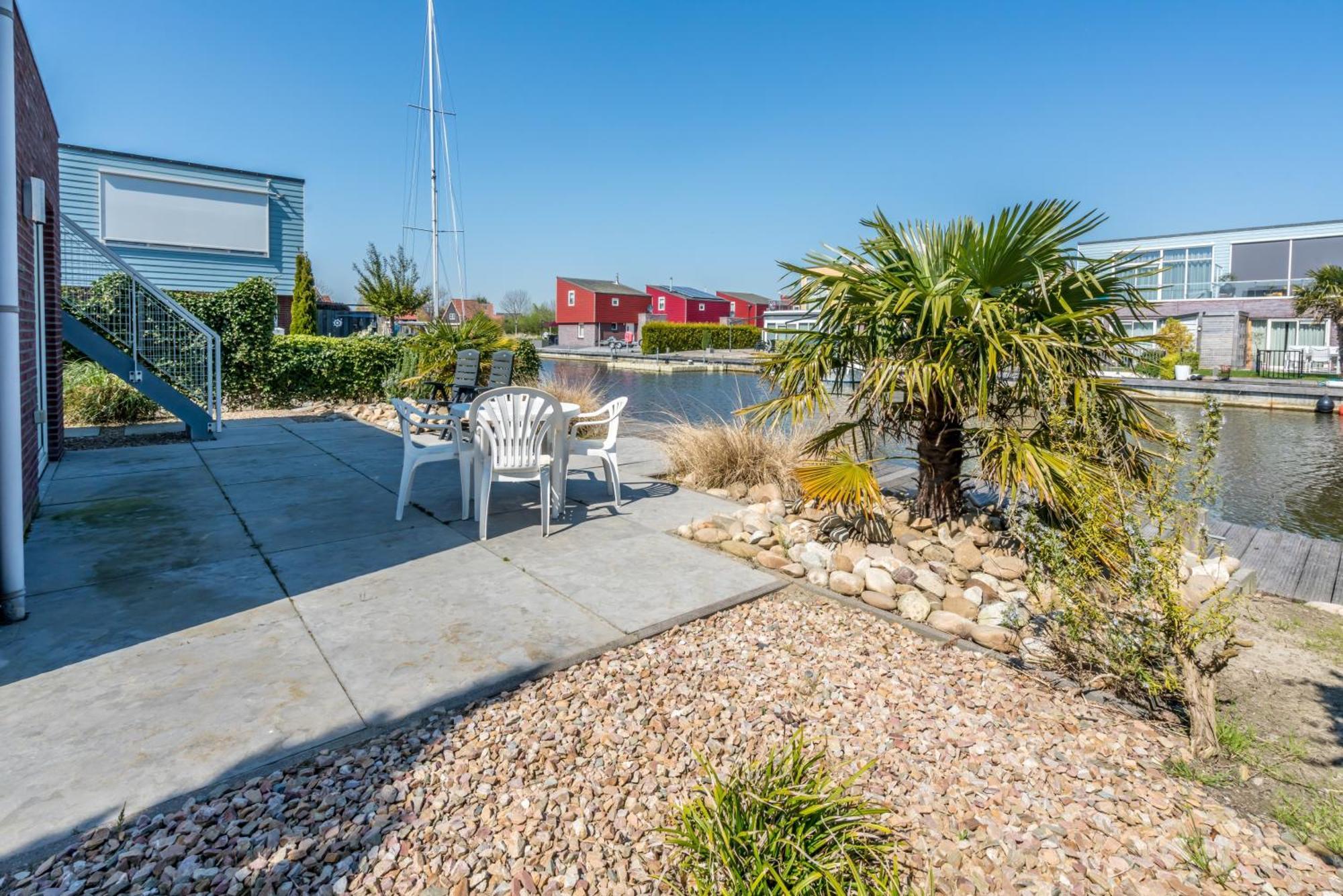Nautic Rentals - Marinapark Oude-Tonge Bagian luar foto