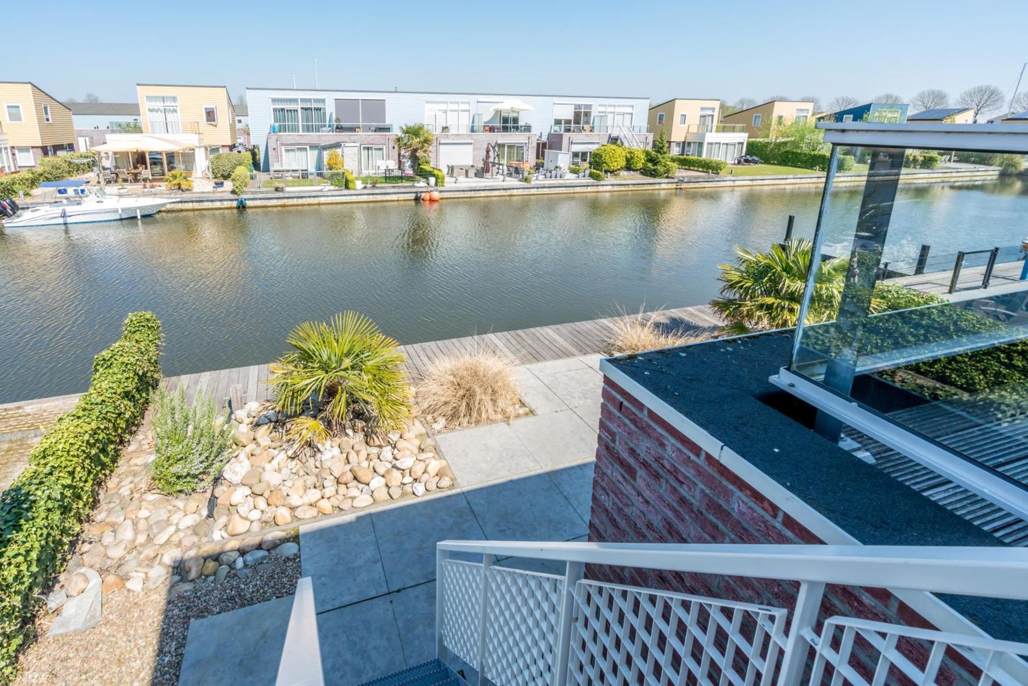Nautic Rentals - Marinapark Oude-Tonge Bagian luar foto