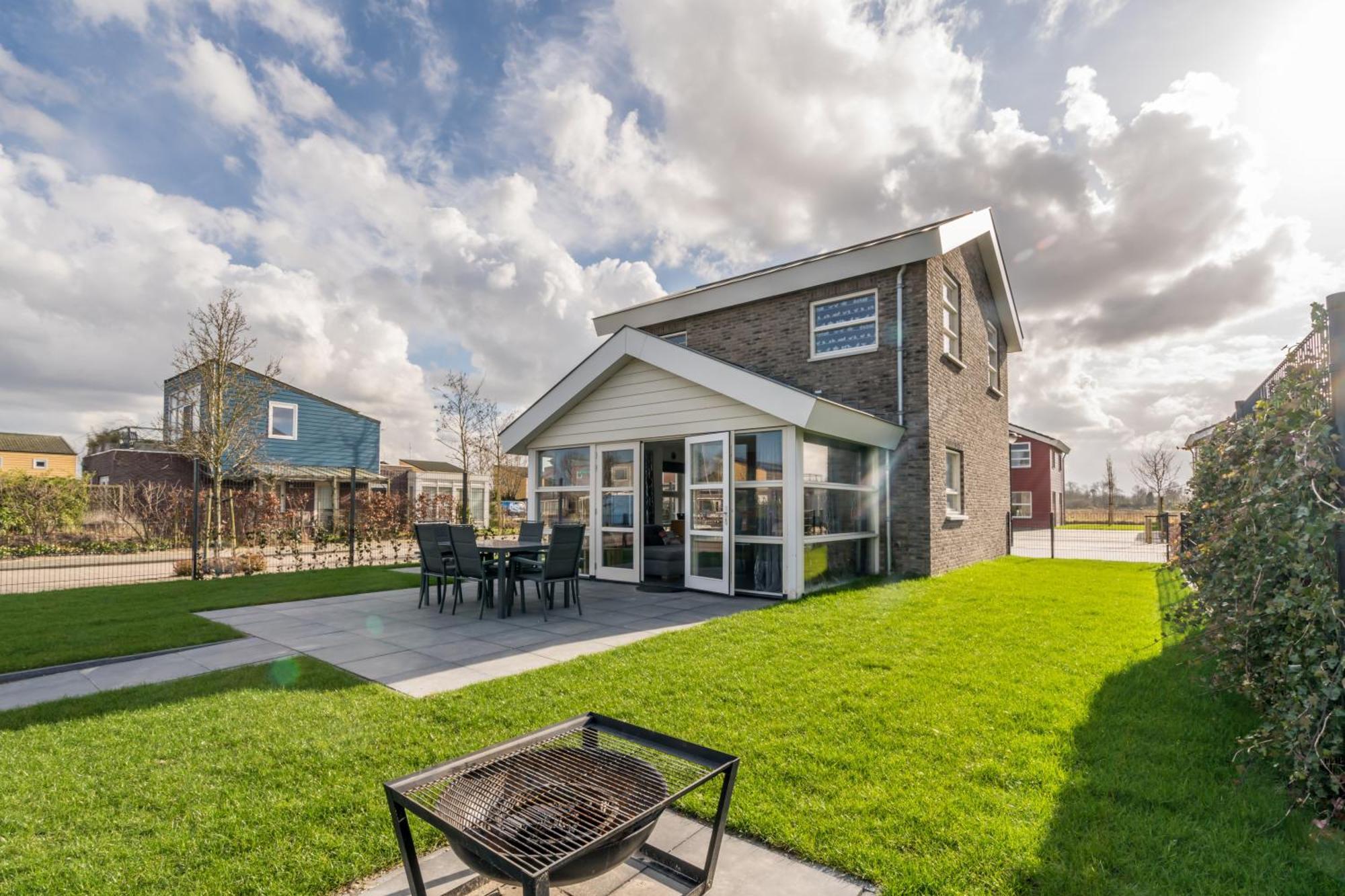 Nautic Rentals - Marinapark Oude-Tonge Bagian luar foto