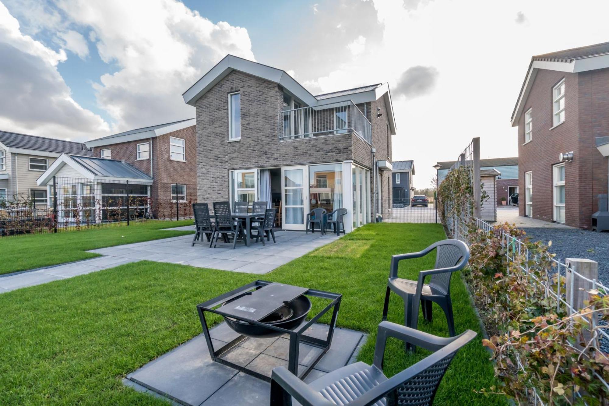 Nautic Rentals - Marinapark Oude-Tonge Bagian luar foto