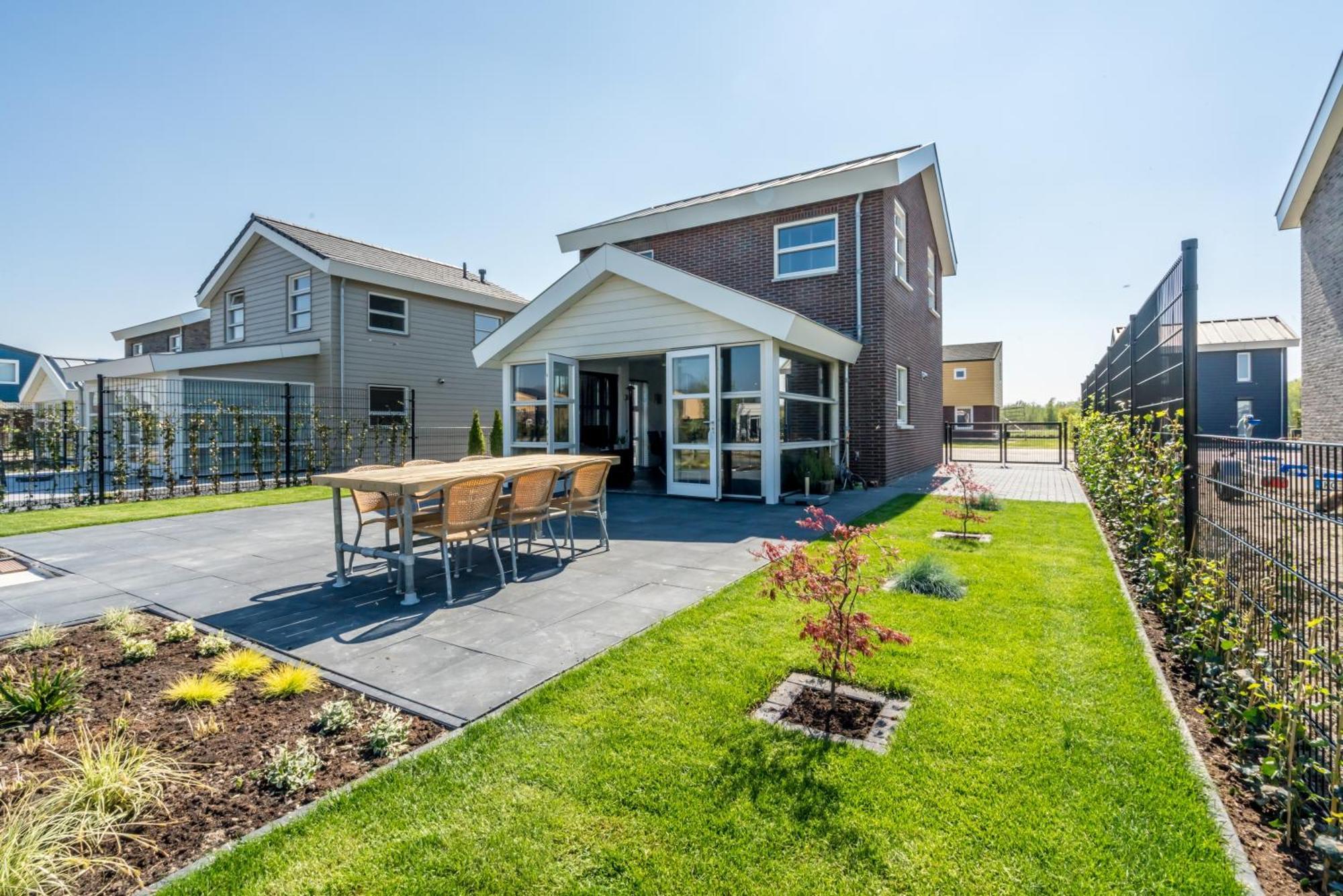 Nautic Rentals - Marinapark Oude-Tonge Bagian luar foto