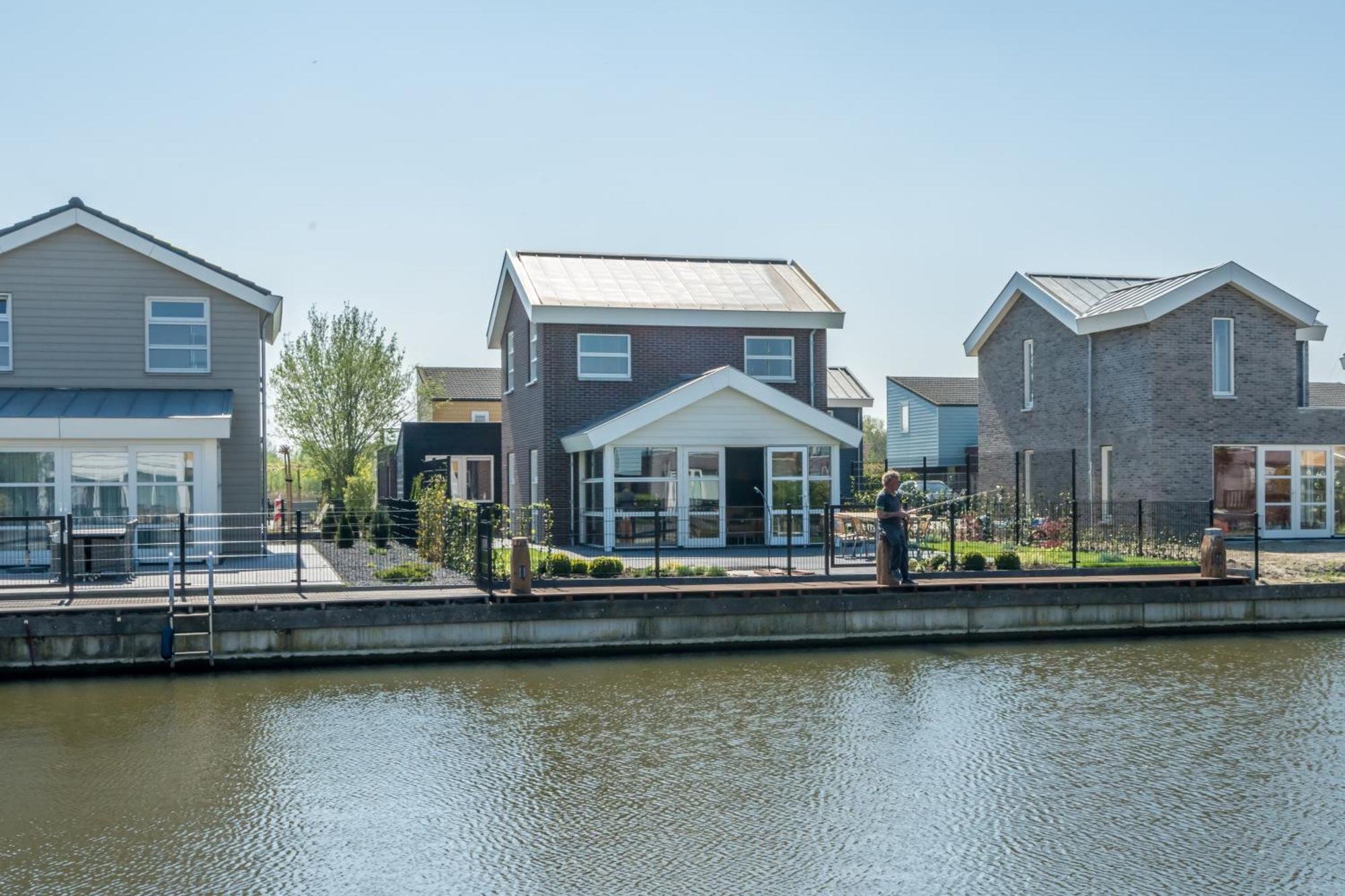 Nautic Rentals - Marinapark Oude-Tonge Bagian luar foto