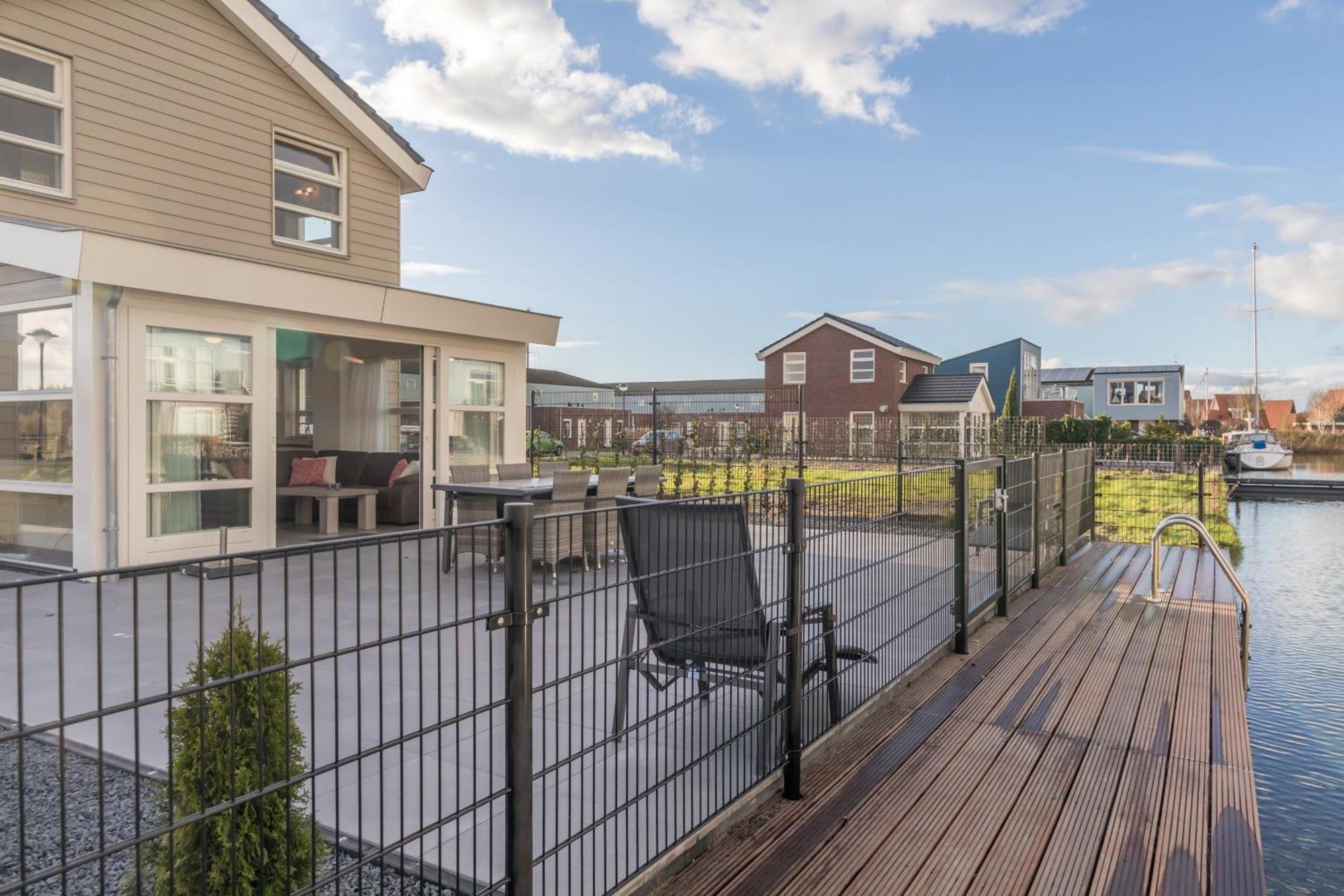 Nautic Rentals - Marinapark Oude-Tonge Bagian luar foto
